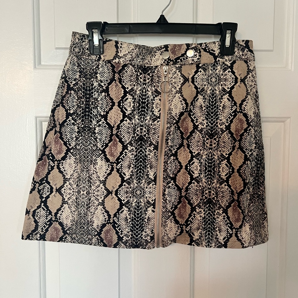 Peach Love snake skin skirt with silver zipper